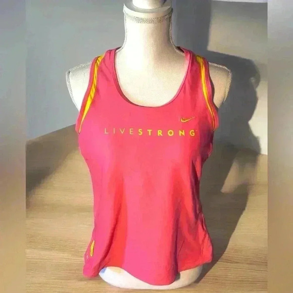 Nike Women's Pink Tank Top - Picture 1 of 6